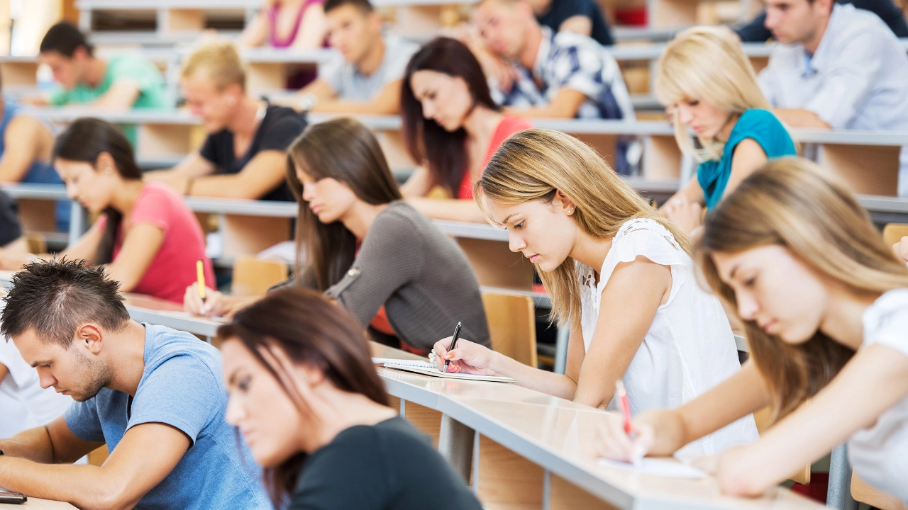 Studierende im Hörsaal