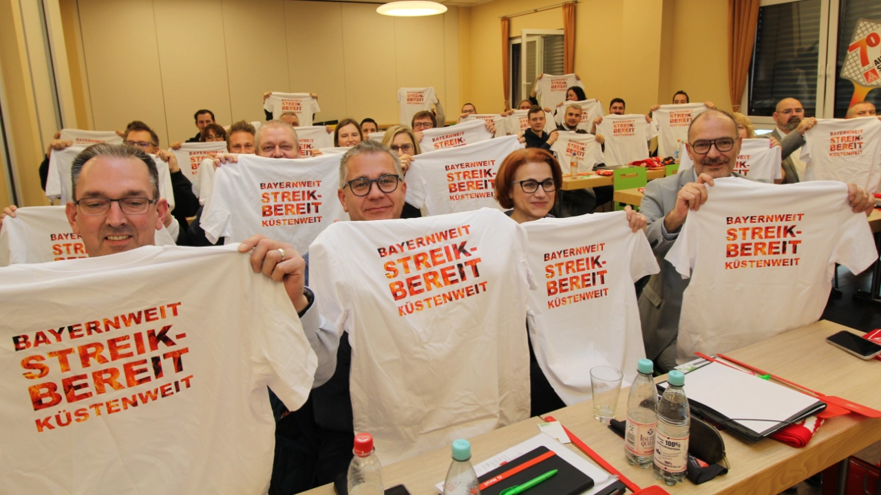 Gruß an den Bezirk Küste: Die Tarifkommission Bayern hat das gemeinsam erzielte Ergebnis angenommen.