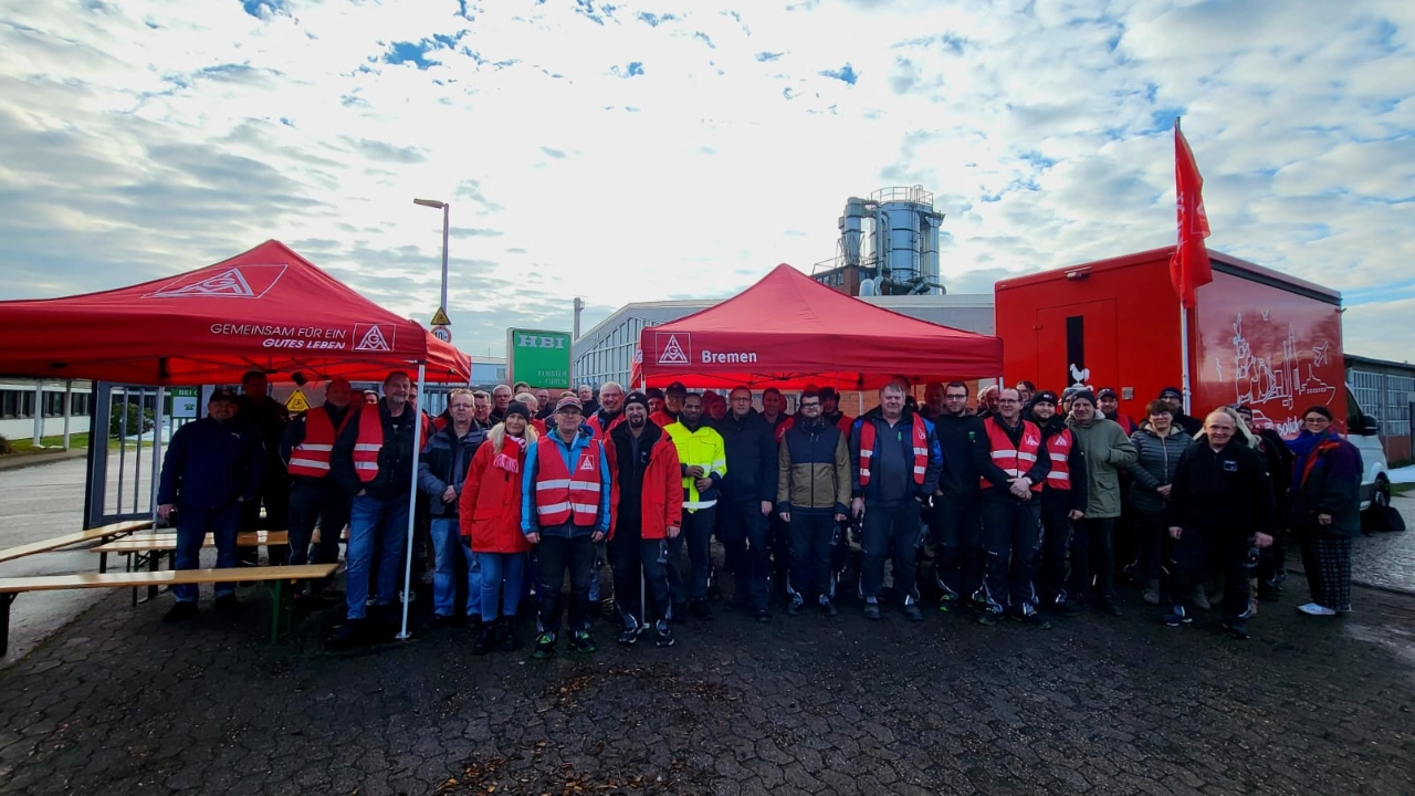 An den Aktionen und Warnstreiks der Tarifrunde der holz- und kunststoffverarbeitenden Industrie beteiligten sich die Beschäftigten von HBI.