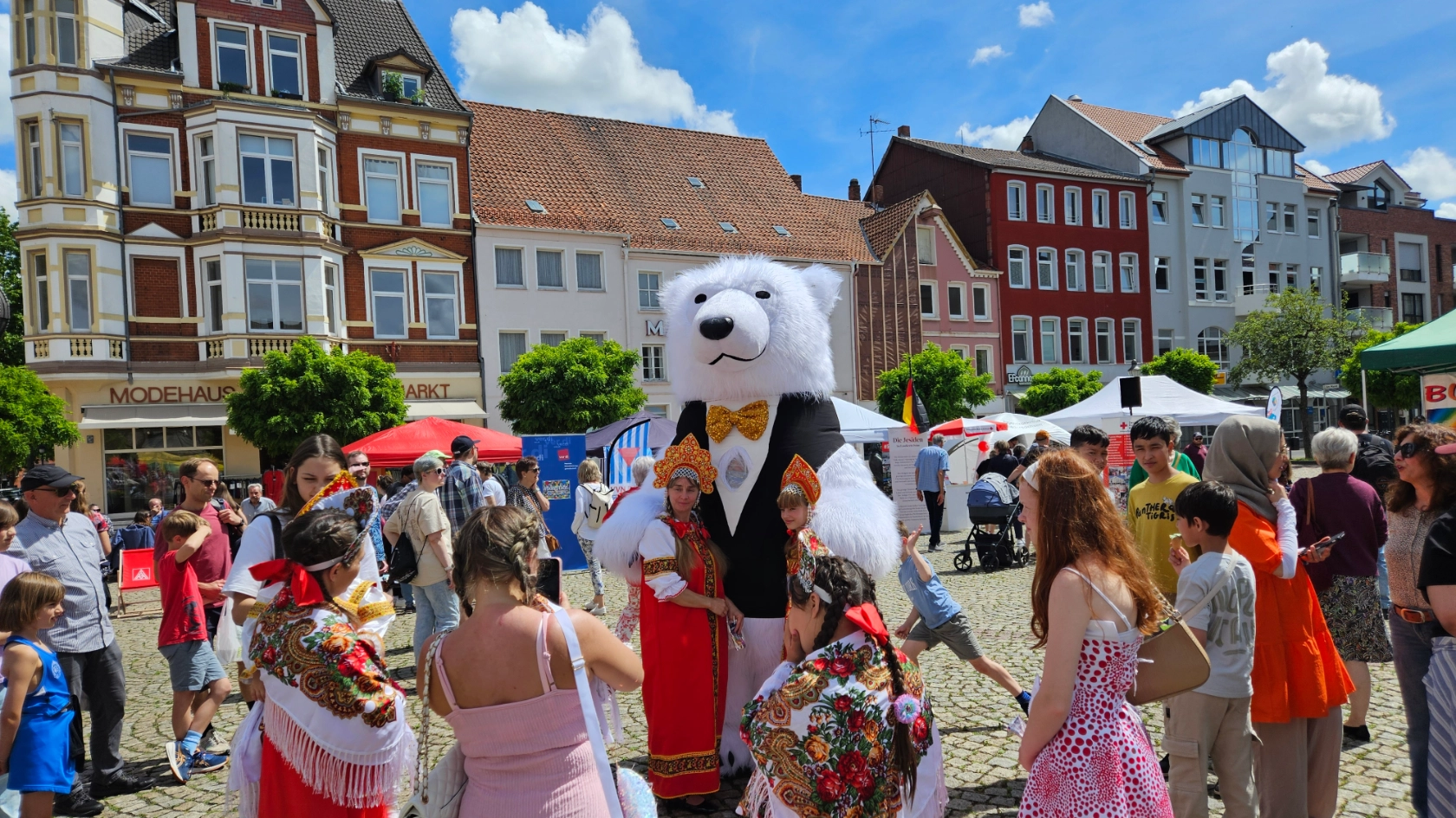 "Fest der Kulturen" auf dem Peiner Marktplatz