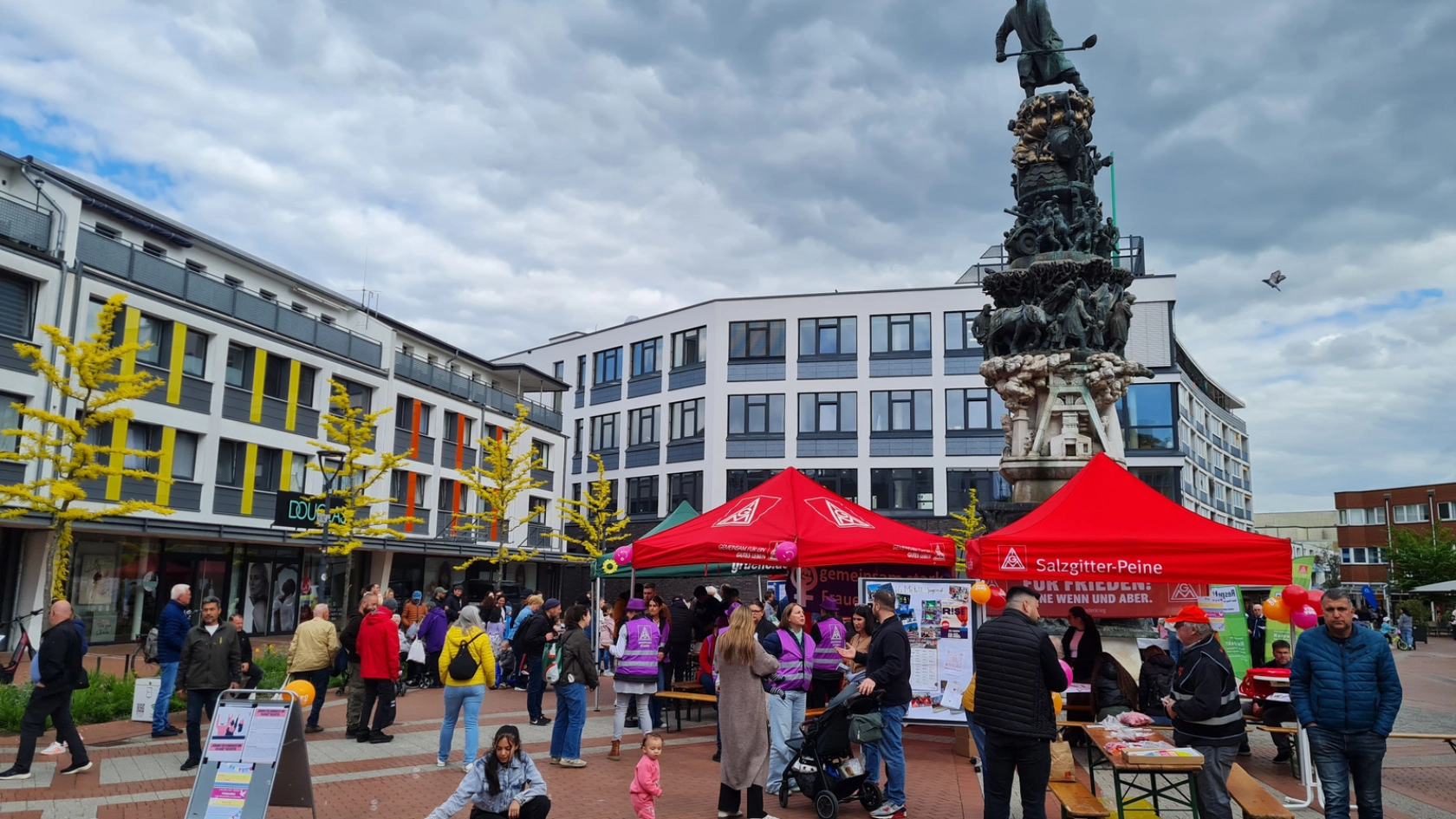 Friedensfest am Monument