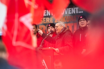 Am Mikro: Thorsten Gröger, IG Metall-Bezirksleiter