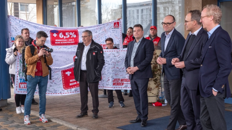 2 Tarifverhandlung Textil & Bekleidung in Ingolstadt